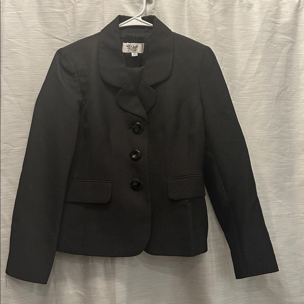 Le Suit Size 4P Blazer & Skirt Set